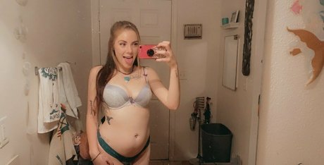 Foto di nudo di fuga di OnlyFans di Charlotte6869