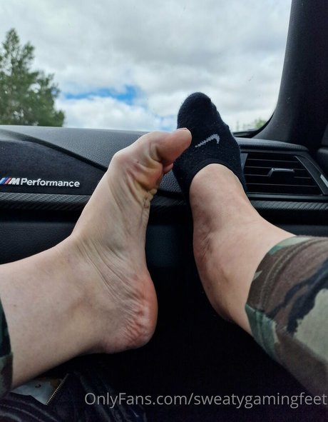 Sweatygamingfeet