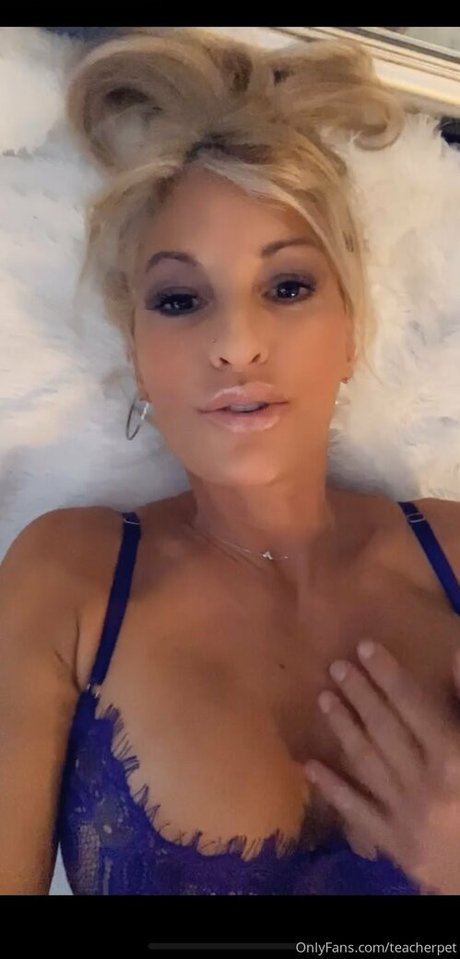 Foto di nudo di fuga di OnlyFans di Teacherpet