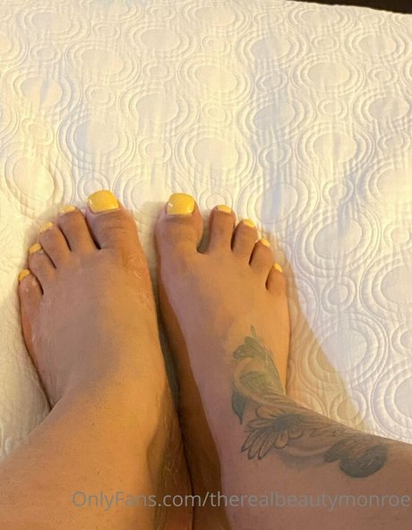 Foto di nudo di fuga di OnlyFans di Therealbeautymonroe