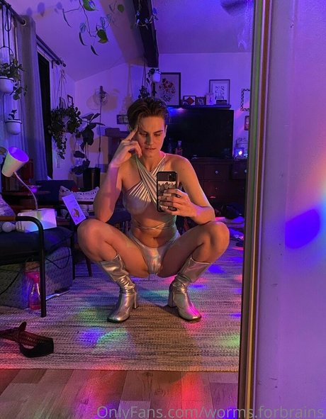 Foto di nudo di fuga di OnlyFans di Wormsforbrains
