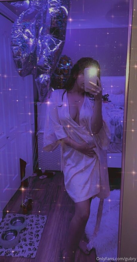 Foto di nudo di fuga di OnlyFans di Gubry
