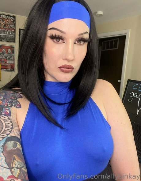Foto di nudo di fuga di OnlyFans di Allysin Kay
