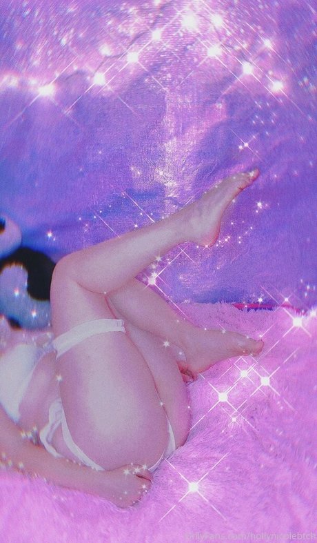 Foto di nudo di fuga di OnlyFans di Hollynicolebtch
