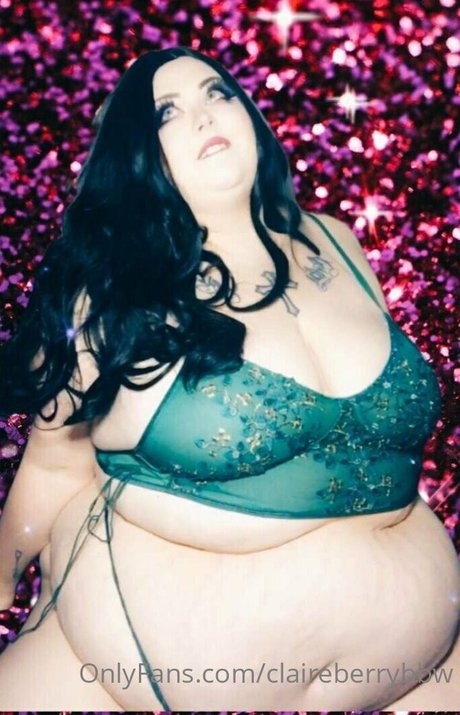 Foto di nudo di fuga di OnlyFans di Claireberrybbw
