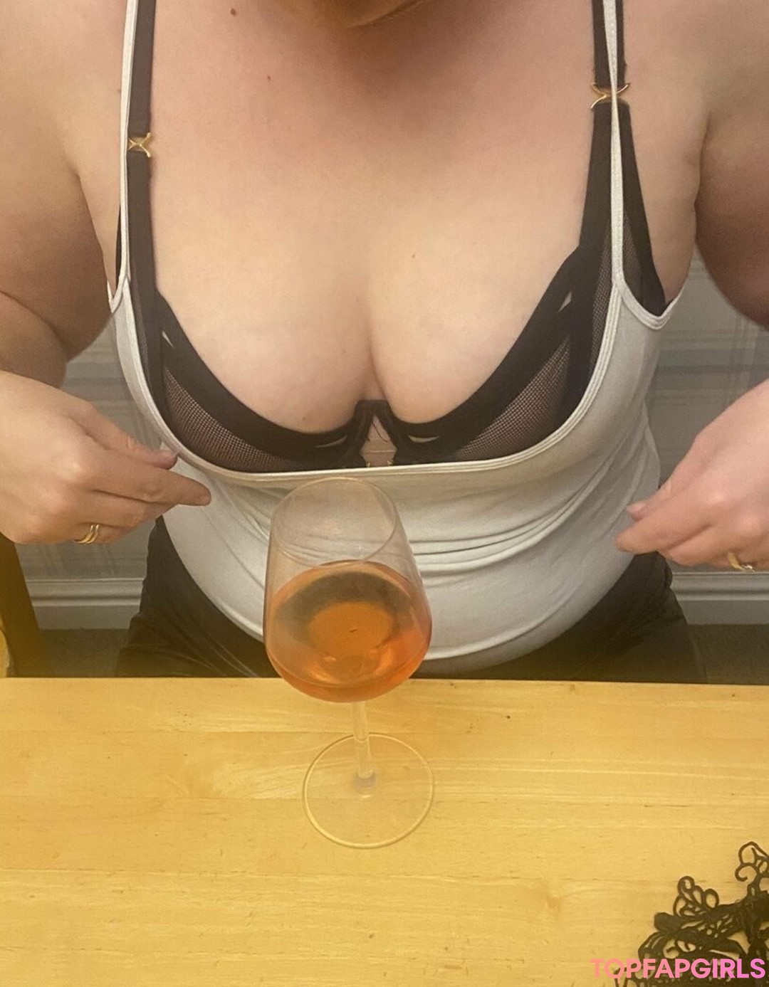 Foto di nudo di fuga di OnlyFans di Cotswoldcouple1 #134 Foto di nudo di fuga di OnlyFans di Cotswoldcouple1 #134