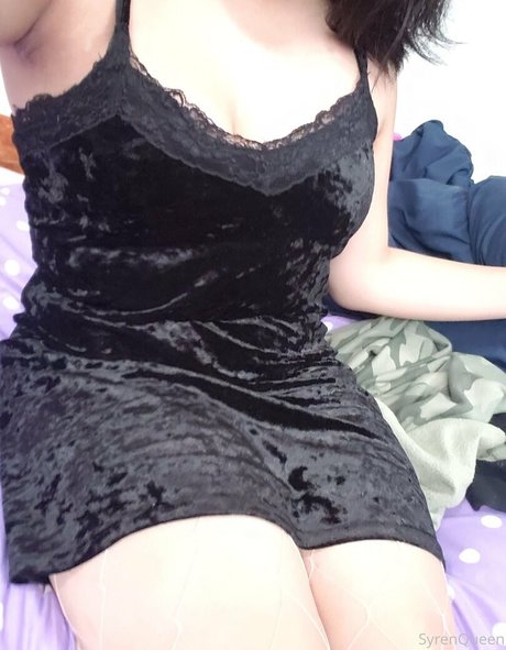 Foto di nudo di fuga di OnlyFans di Syrenqueen
