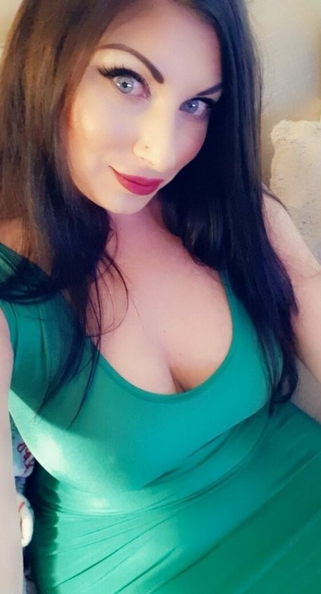 Foto di nudo di fuga di OnlyFans di Erotiqued