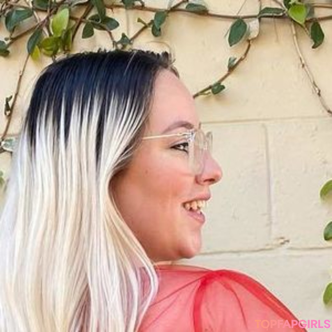 Foto di nudo di fuga di OnlyFans di Snowycakesy #6 Foto di nudo di fuga di OnlyFans di Snowycakesy #6