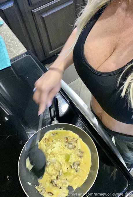 Foto di nudo di fuga di OnlyFans di Amieworldwidefree