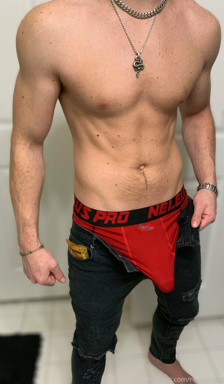 Foto di nudo di fuga di OnlyFans di Redriotfree