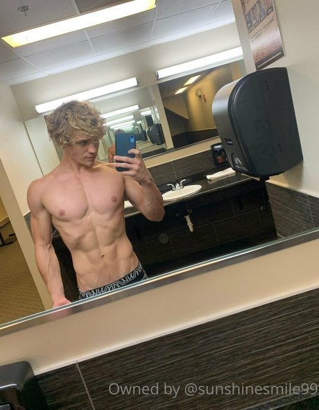 Foto di nudo di fuga di OnlyFans di Sunshynefree