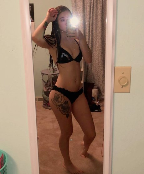 Foto di nudo di fuga di OnlyFans di Kayla Wire