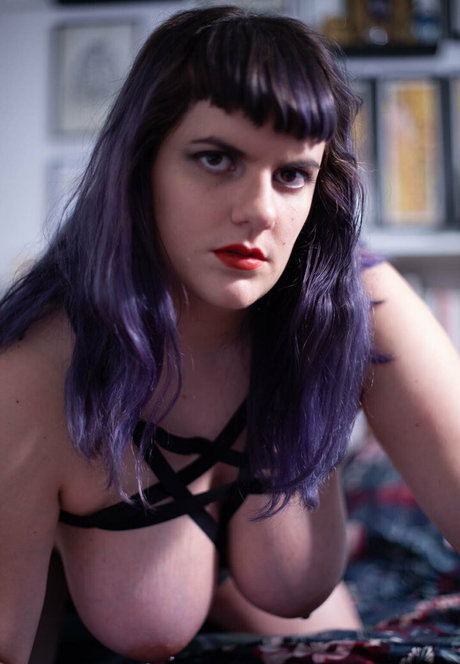 Foto di nudo di fuga di OnlyFans di Madamecherie