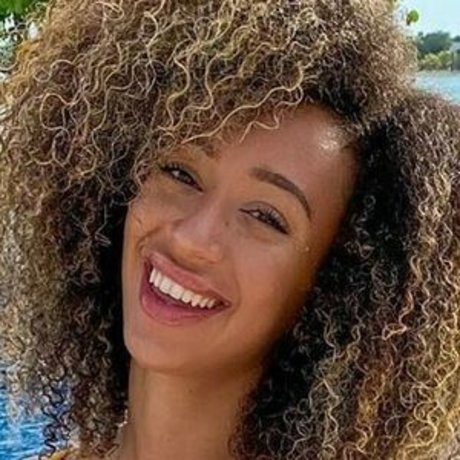 Foto di nudo di fuga di OnlyFans di Caro Viee