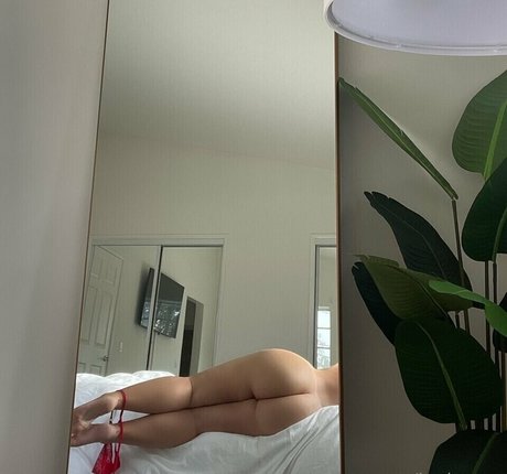 Foto di nudo di fuga di OnlyFans di Kayla Negrino