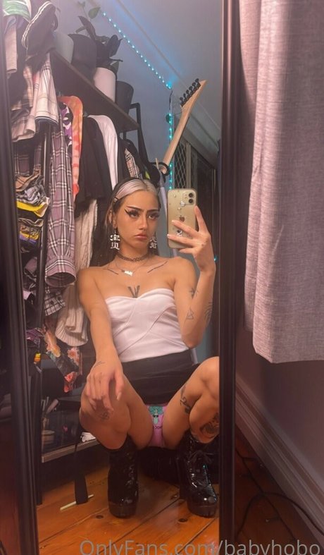 Foto di nudo di fuga di OnlyFans di Babyhobo