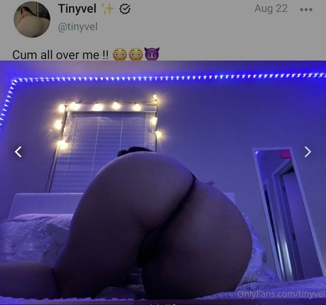 Foto di nudo di fuga di OnlyFans di Tinyvel