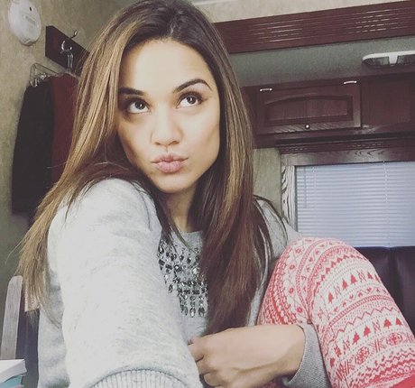 Foto di nudo di fuga di OnlyFans di Summer Bishil