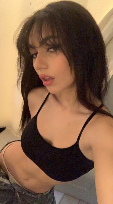 Carlyjb