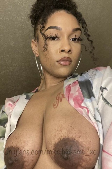 Foto di nudo di fuga di OnlyFans di Vana Mae