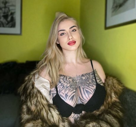Foto di nudo di fuga di OnlyFans di Jovana Jovancevic