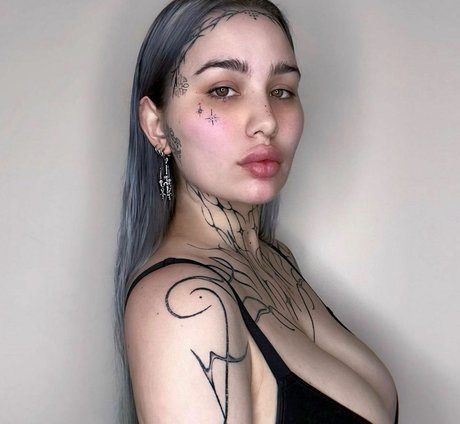 Foto di nudo di fuga di OnlyFans di Valyrianxxx