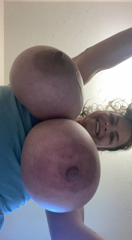 Foto di nudo di fuga di OnlyFans di Alaura Grey