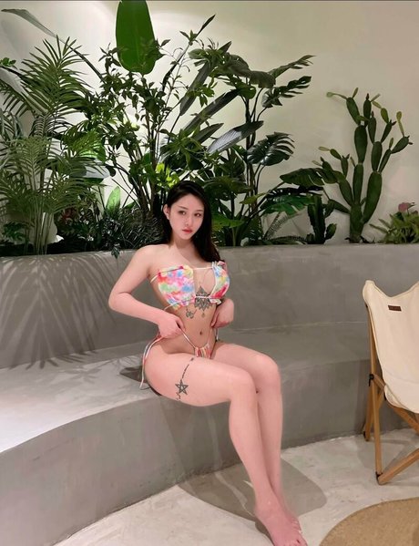 Foto di nudo di fuga di OnlyFans di Songyuxin Hitomi