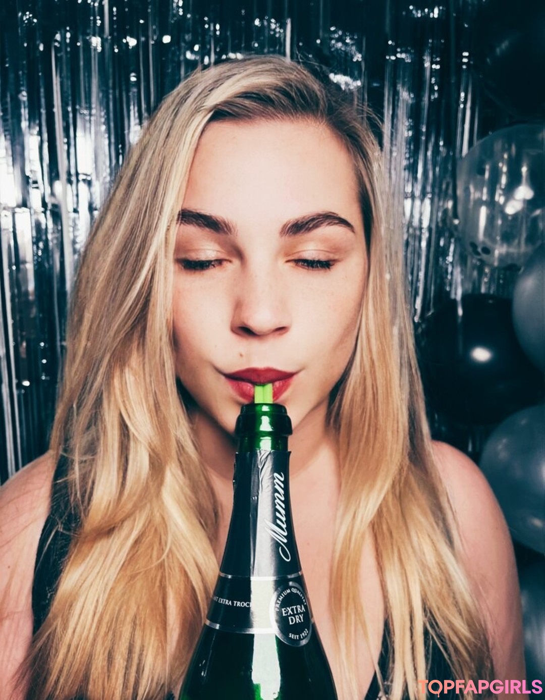 Foto di nudo di fuga di OnlyFans di Emmadizzy #2 Foto di nudo di fuga di OnlyFans di Emmadizzy #2