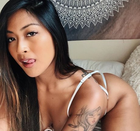 Foto di nudo di fuga di OnlyFans di Riribunkiki