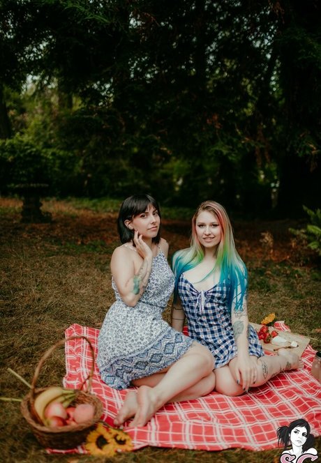 Foto di nudo di fuga di OnlyFans di Rainn Suicide