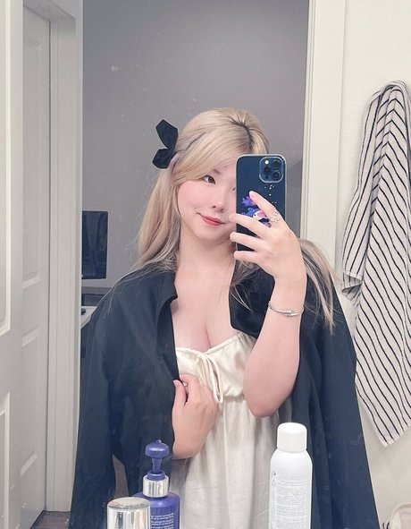 Foto di nudo di fuga di OnlyFans di Julia Nakamura