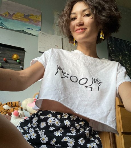 Adorable dina