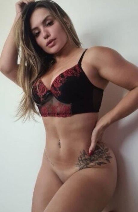Foto di nudo di fuga di OnlyFans di Bruna Movio