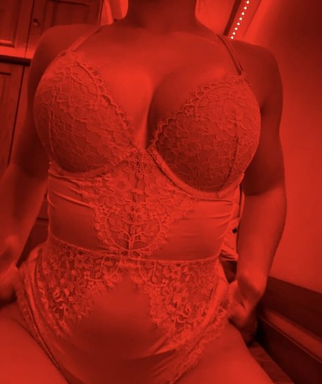 Foto di nudo di fuga di OnlyFans di Andrea Rojo Redmil
