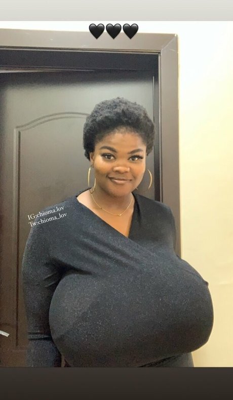 Foto di nudo di fuga di OnlyFans di Chioma Lovv
