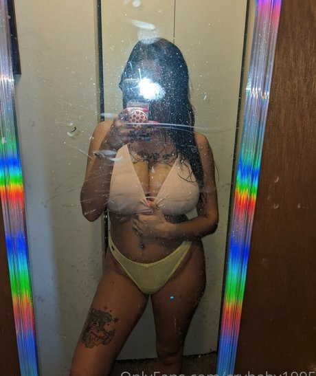 Foto di nudo di fuga di OnlyFans di Crybaby1995
