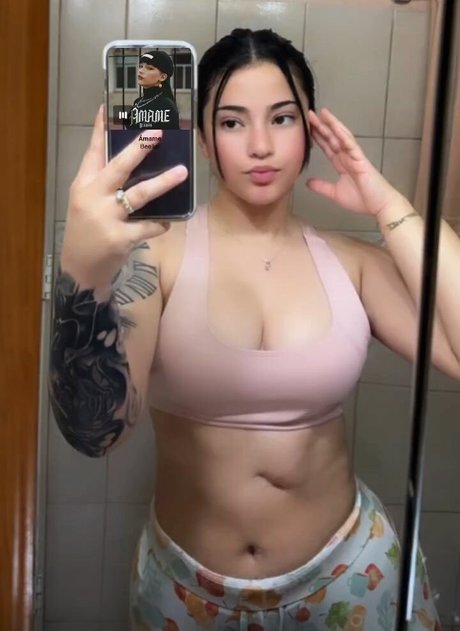 Foto di nudo di fuga di OnlyFans di Txmia26ig