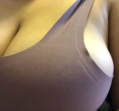 Foto di nudo di fuga di OnlyFans di Kattjia