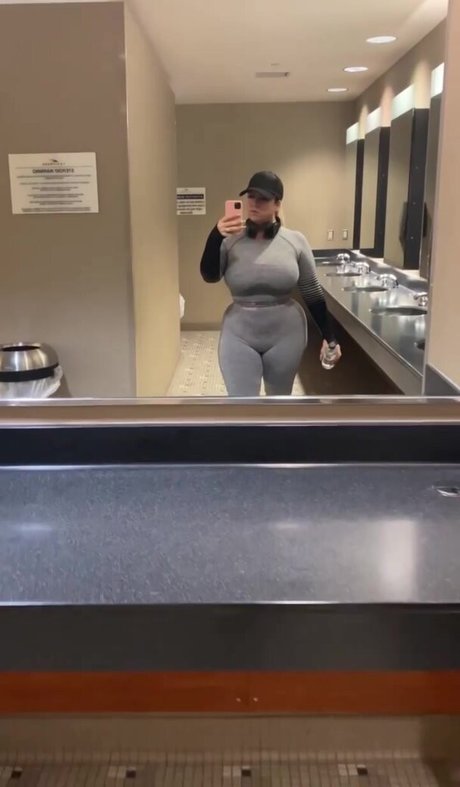 Foto di nudo di fuga di OnlyFans di Christie