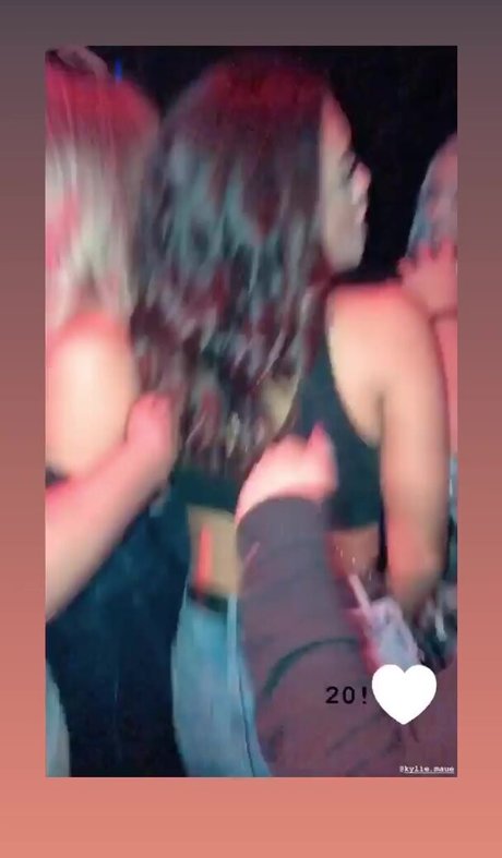 Foto di nudo di fuga di OnlyFans di Kylie Manue