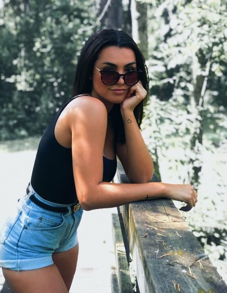 Foto di nudo di fuga di OnlyFans di Kylie Manue