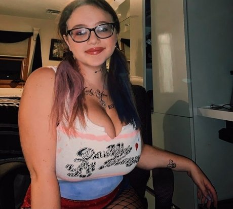 Foto di nudo di fuga di OnlyFans di Harley Stein