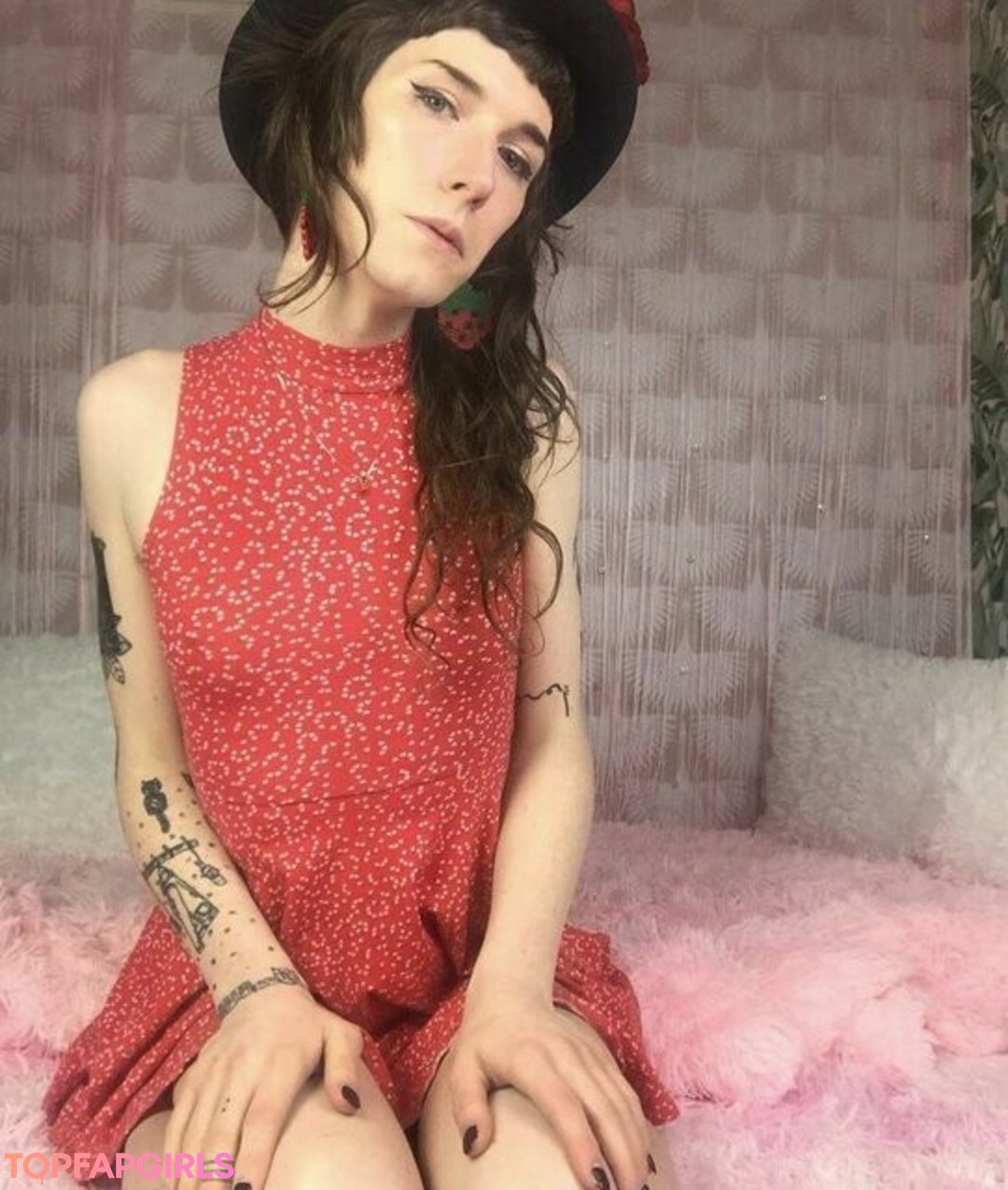 Foto di nudo di fuga di OnlyFans di Basilstrawberry #1 Foto di nudo di fuga di OnlyFans di Basilstrawberry #1