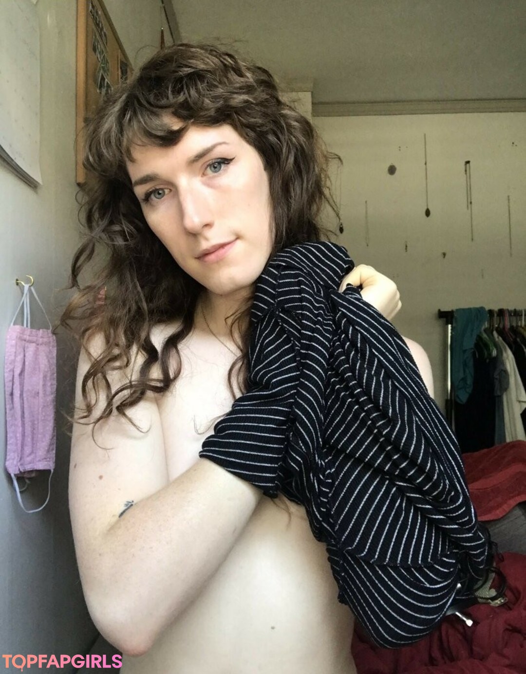 Foto di nudo di fuga di OnlyFans di Basilstrawberry #5 Foto di nudo di fuga di OnlyFans di Basilstrawberry #5