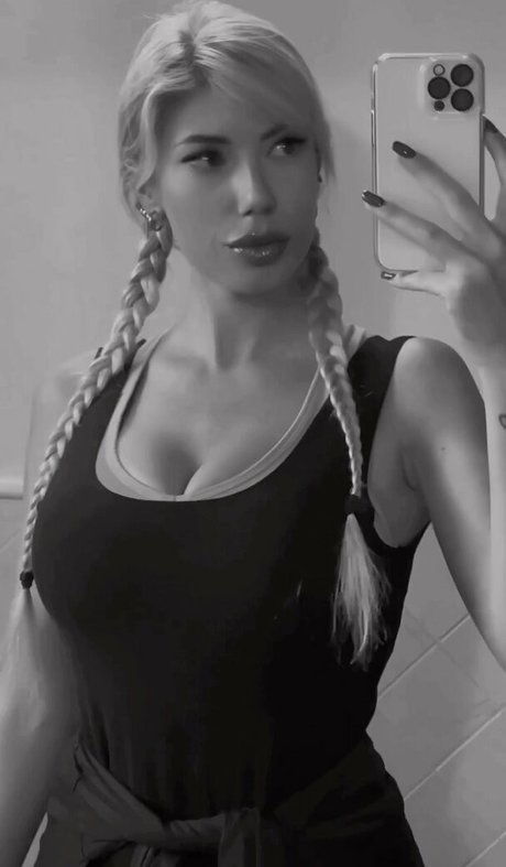 Foto di nudo di fuga di OnlyFans di Elena Sottana