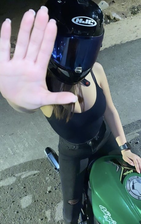 Foto di nudo di fuga di OnlyFans di Adi Dan