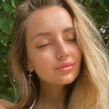 Foto di nudo di fuga di OnlyFans di Mary Nabokova