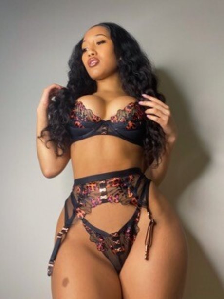 Foto di nudo di fuga di OnlyFans di Drew Valentina